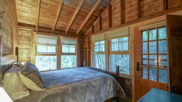 4 bedrooms, free WiFi, bed sheets