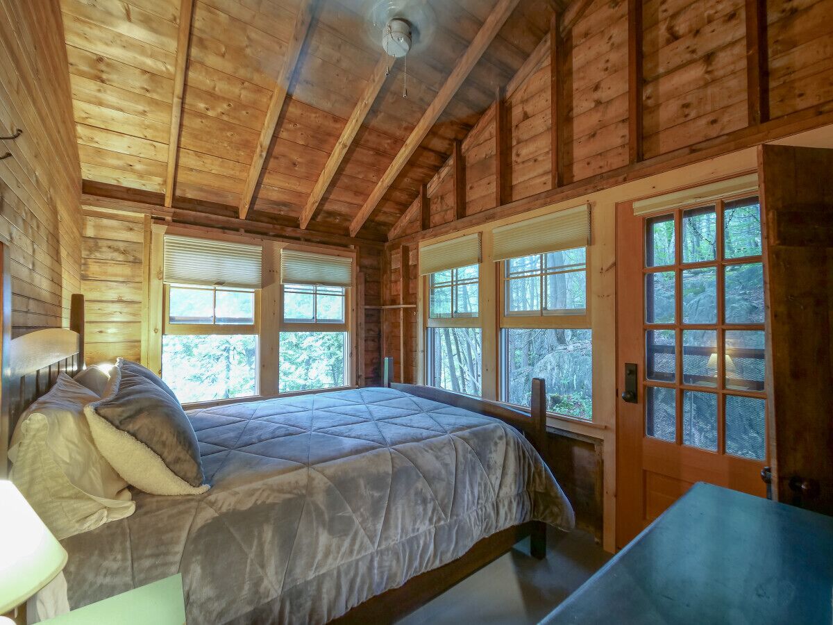 4 bedrooms, free WiFi, bed sheets