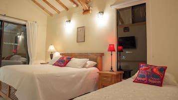 3 habitaciones, tabla de planchar con plancha, wifi y ropa de cama