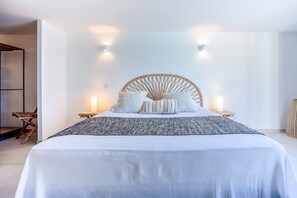 6 bedrooms, iron/ironing board, WiFi, bed sheets - Spacious villa w/ exceptional sea-view, pool & petanque ground _ 5 mn from beach (Lumio)