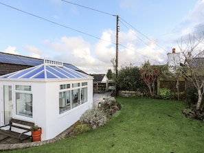 Property grounds - Neaudd Wen (Pentraeth)