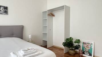 1 chambre, fer et planche à repasser, lit parapluie, Wi-Fi