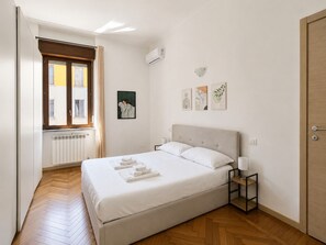 1 bedroom, iron/ironing board, travel crib, WiFi