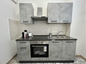 Fridge, oven, stovetop, coffee/tea maker - BIG Superior 5 giornate (Milan)