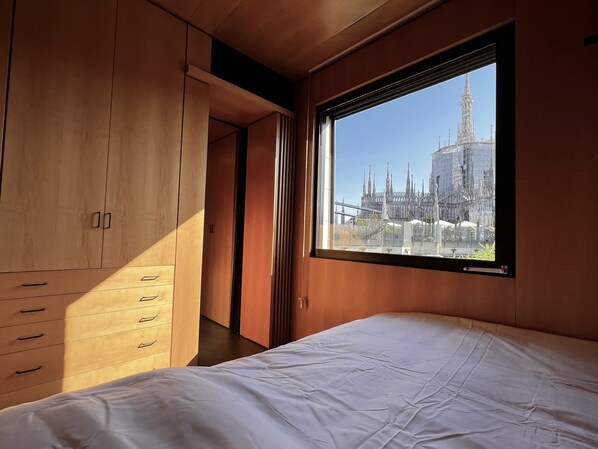 1 bedroom, iron/ironing board, WiFi, bed sheets - BIG Duomo View Sailboat-Inspired Penthouse (Milan)