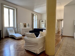 TV - BIG Design Volterra (Wagner - Duomo M1) (Milan)