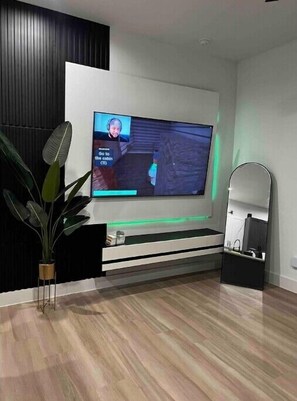 Interior - Modern 3BR home NRG/Downtown HTX
 (Houston)