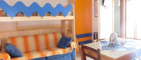 Studio, Multiple Bedrooms, Balcony | Living area