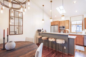Dining - Owl Meadows: Luxe Design & Space (Telluride)