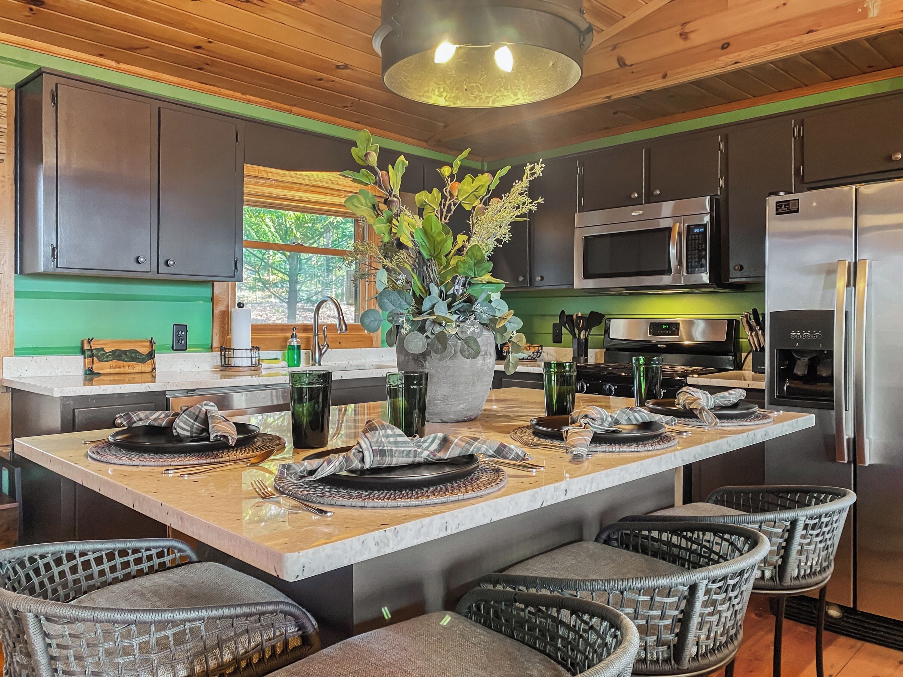 Frigorífic, microones, forn i placa de cuina 