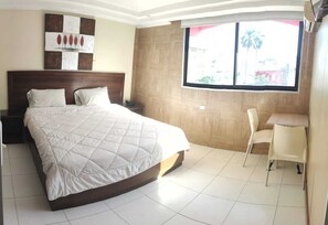 Basic Double Room | Bathroom | Free toiletries - HOTEL SAN THOMAS INN (Panama City)