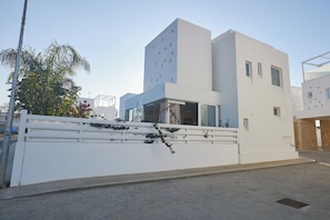 Villa, 3 Bedrooms, Private Pool, Garden View | Exterior