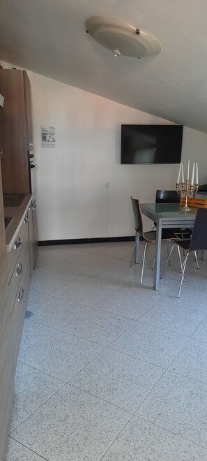 Dining - Palazzo Di Donna Penthouse terrace view Vesuvius strategic to Pompeii, Amalfi coast (Sant'Egidio del Monte Albino)