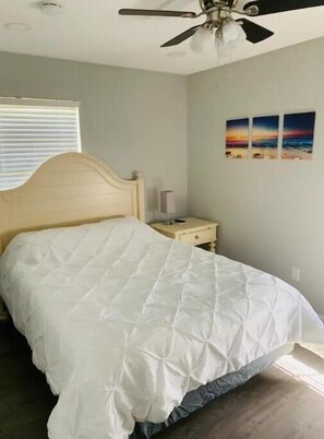 4 bedrooms, desk, iron/ironing board, free WiFi