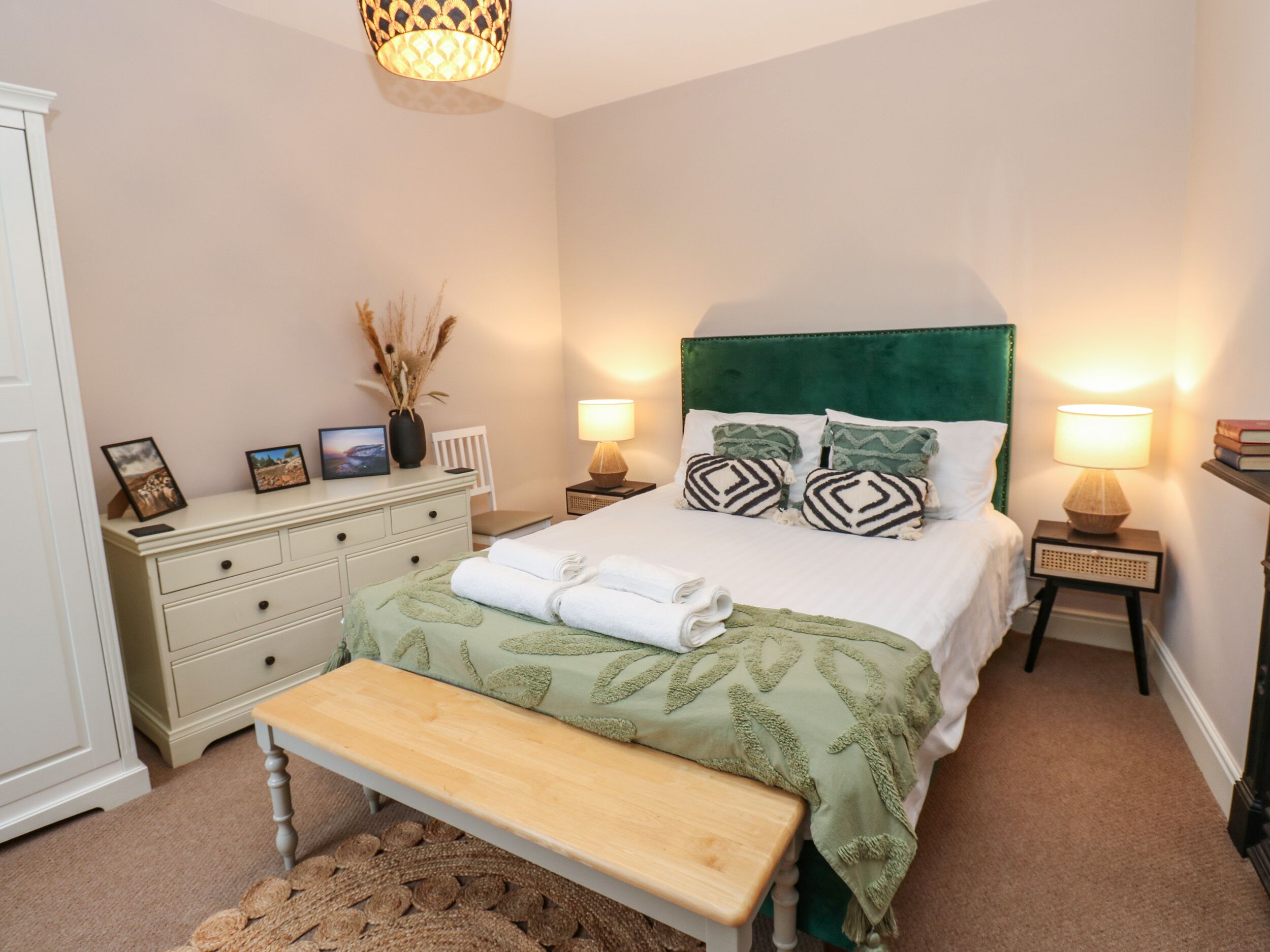 3 bedrooms, individually decorated, individually furnished, free WiFi