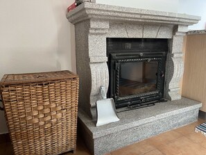 Fireplace - Vila Mena by Trip2Portugal (Guarda)