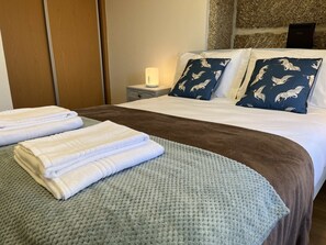 Traditional House | 2 bedrooms, individually decorated, individually furnished, free WiFi - Vila Mena by Trip2Portugal (Guarda)