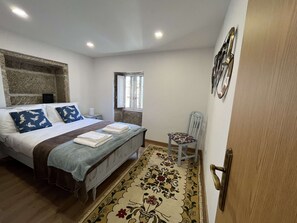 Maison Traditionnelle | 2 chambres, décoration personnalisée, ameublement personnalisé