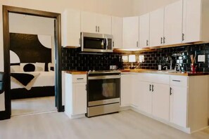 Cookware/dishes/utensils