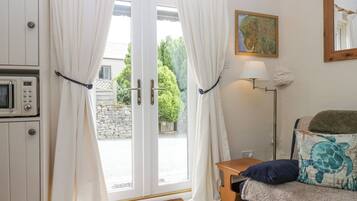 Cottage | Living area