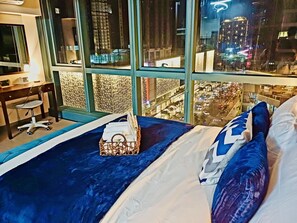 1 habitación, escritorio, tabla de planchar con plancha y wifi gratis 