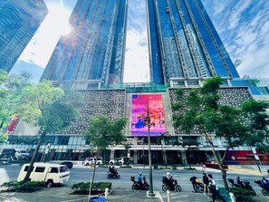 Parkeerplaatsen op het terrein