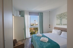 3 bedrooms, in-room safe, desk, iron/ironing board - Villa Brooke,Luxury 3BDR Protaras Villa with Private Pool,Close to Fig Tree Bay (Protaras)