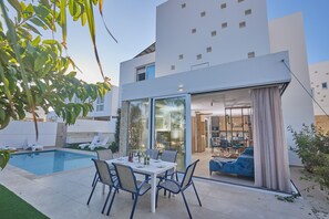Outdoor dining - Villa Brooke,Luxury 3BDR Protaras Villa with Private Pool,Close to Fig Tree Bay (Protaras)