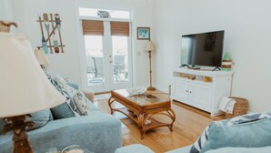 Smart TV - Condo with boat slip and Swimming pool - Sleeps 6 (Steinhatchee)
