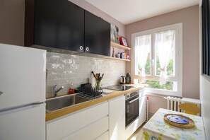 Fridge, microwave, oven, stovetop - Tolbiac Studio Place d'Italie (Paris)