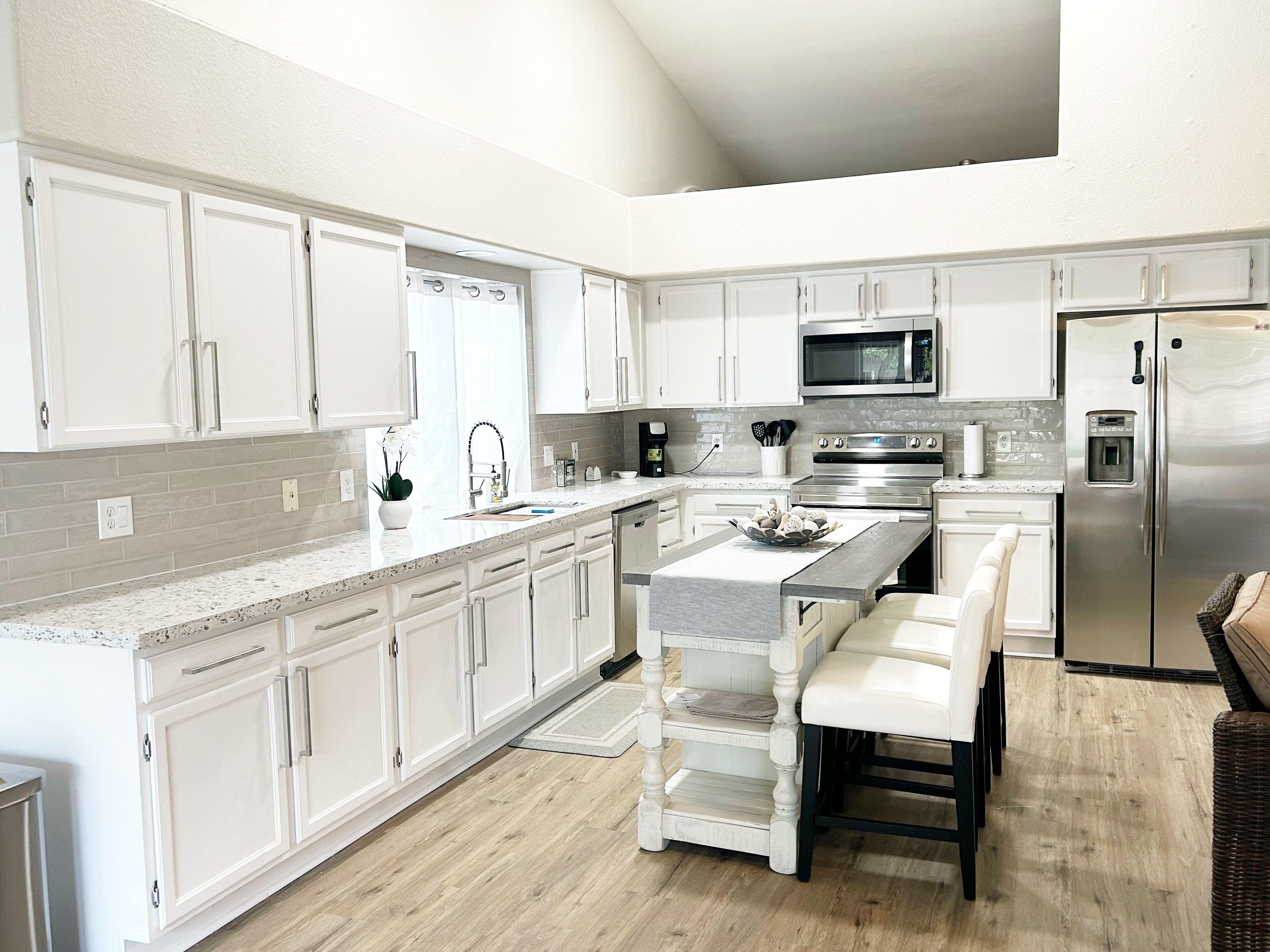 Newly Renovated Home, Heated Pool (No added Fee), Quiet & Comfortable.
