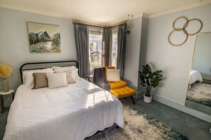 4 chambres, fer et planche à repasser, Wi-Fi, draps fournis