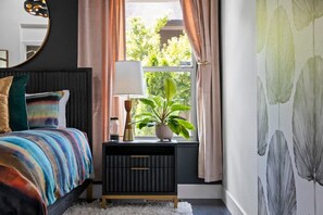 3 bedrooms, desk, iron/ironing board, travel cot