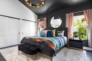 3 عدّة غرف نوم ومكتب ومكواة/لوح كي وسرير سفر