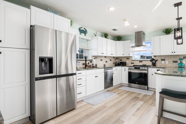 Refrigerador, microondas, horno, placa de cocina