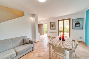 Ferienhaus, eingeschränkter Meerblick | Esszimmer