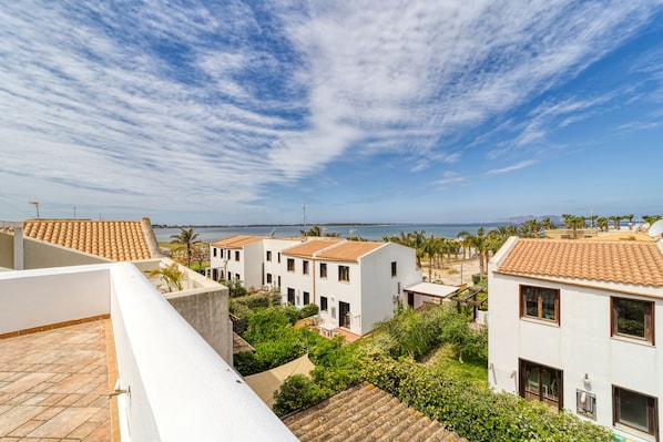 Ferienhaus, eingeschränkter Meerblick | Blick auf das Wasser