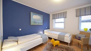 3 bedrooms, iron/ironing board, Internet, bed sheets