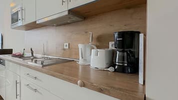 Kühlschrank, Ofen, Herdplatte, Geschirrspüler