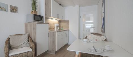 Kylskåp, ugn, spishäll och diskmaskin