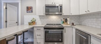 Cozy 2 bed/1 bath private suite on 5 acre farm close to Silver Star and Vernon.