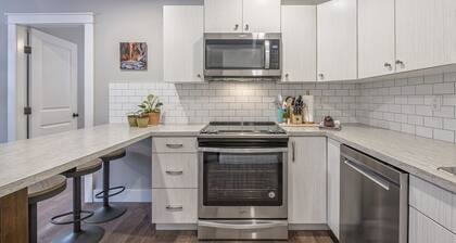 Cozy 2 bed/1 bath private suite on 5 acre farm close to Silver Star and Vernon.