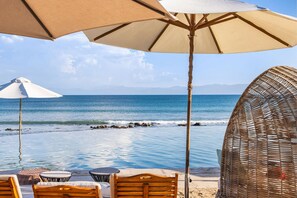 Property grounds - PH Tau Prima Vista in Tau by Mita Residential. Staff, Golf Cart, Ocean & Golf View, Pool (Punta Mita)
