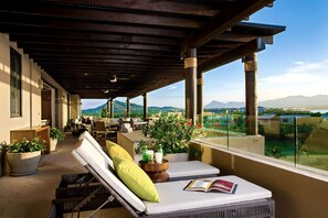 Outdoor dining - PH Tau Prima Vista in Tau by Mita Residential. Staff, Golf Cart, Ocean & Golf View, Pool (Punta Mita)