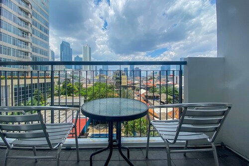 Cozy Stay Studio At Ambassade Kuningan Apartment