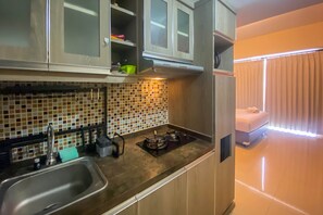 Studio | Eigene Küche | Großer Kühlschrank, Herdplatte