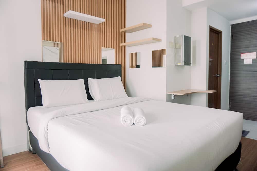 Simply Look Studio At Amazana Serpong Apartment
