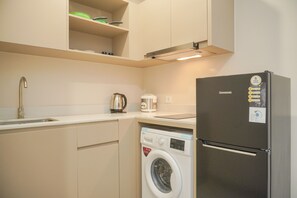 Leilighet | Eget kjøkken | Kjøleskap, kokeplater og spisebord