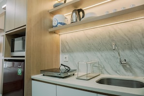 Studio | Cuisine privée | Grand réfrigérateur, plaque de cuisson