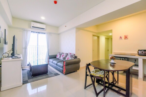Interior - Spacious And Cozy Design 2Br With Working Room Meikarta Apartment (Cikarang)
